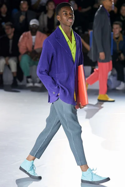 Look 1